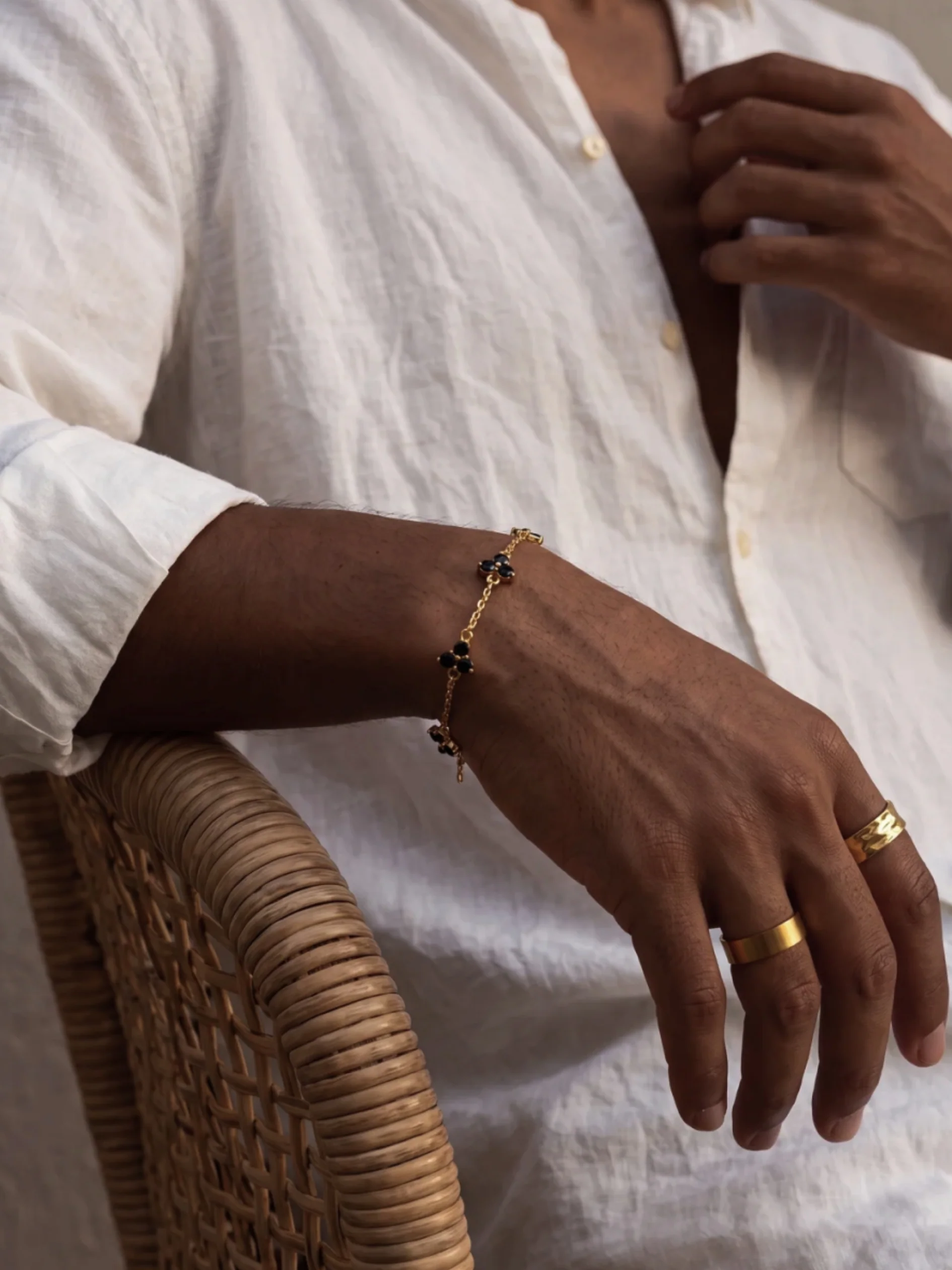 MIDNIGHT CLOVER BRACELET | 18K Gold - Image 10