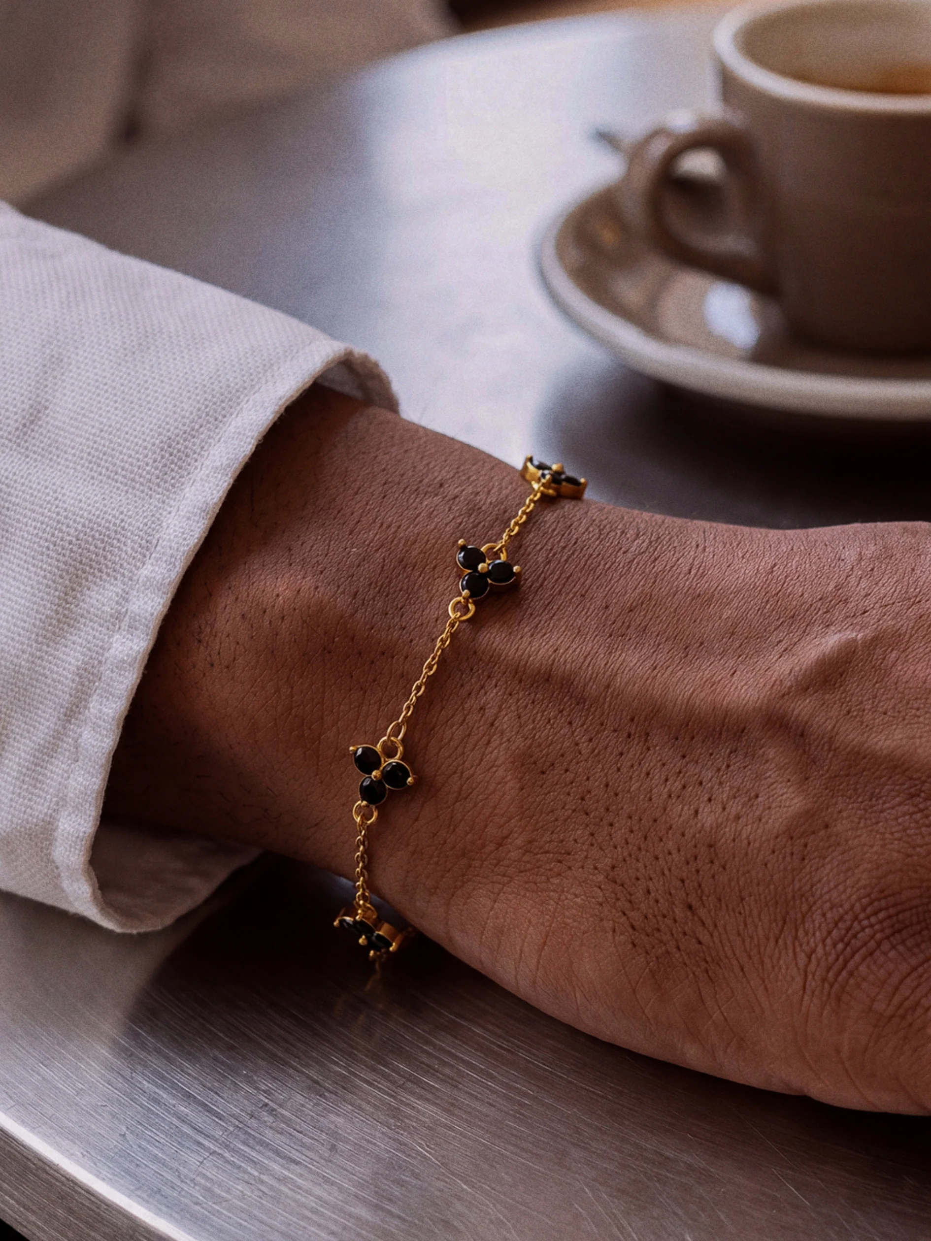 MIDNIGHT CLOVER BRACELET | 18K Gold - Image 11