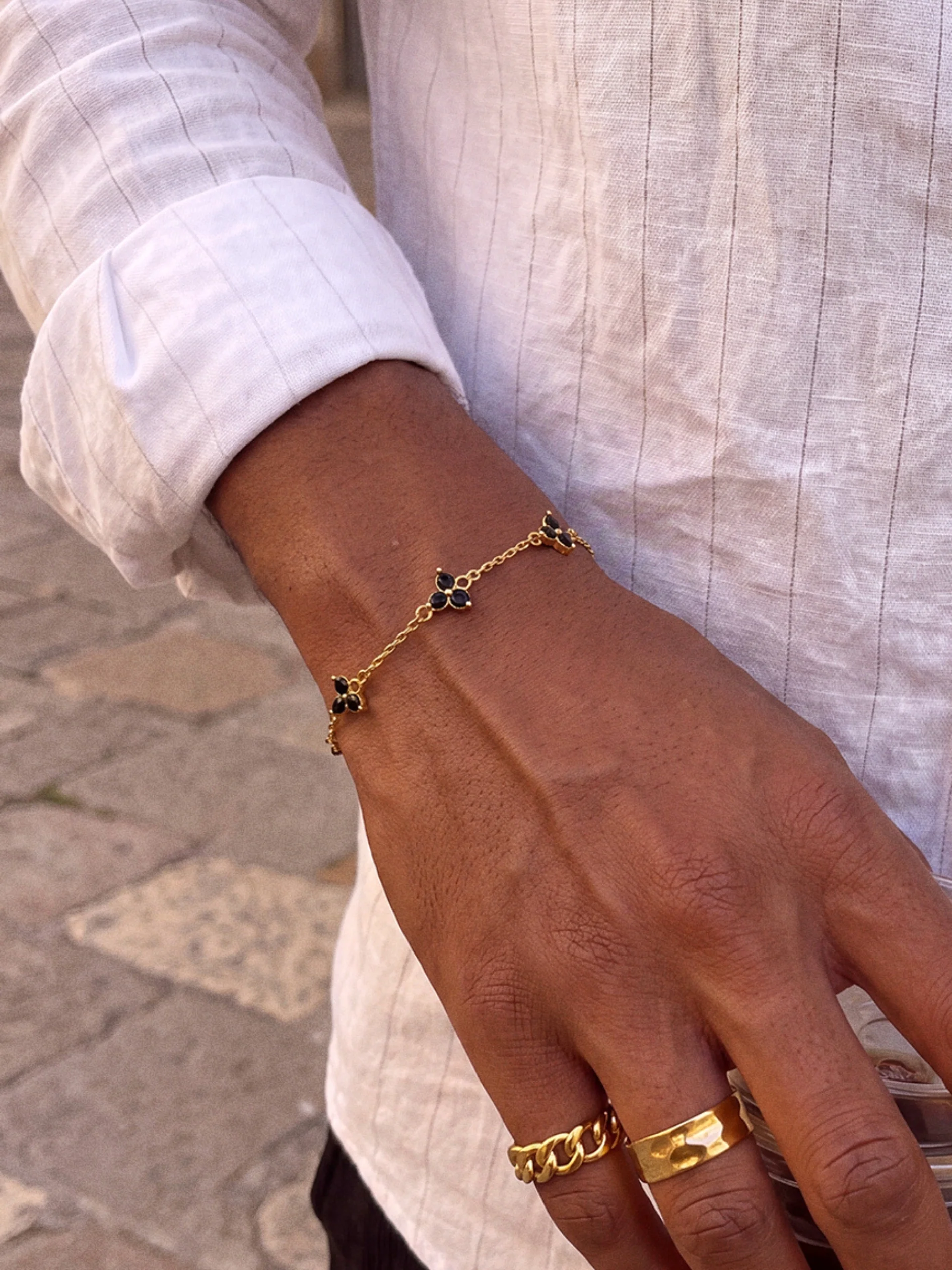 MIDNIGHT CLOVER BRACELET | 18K Gold - Image 2