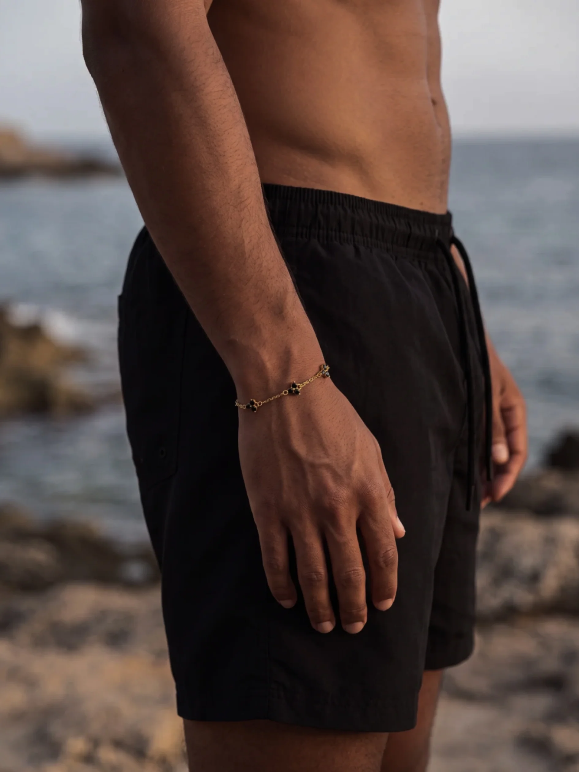 MIDNIGHT CLOVER BRACELET | 18K Gold - Image 5