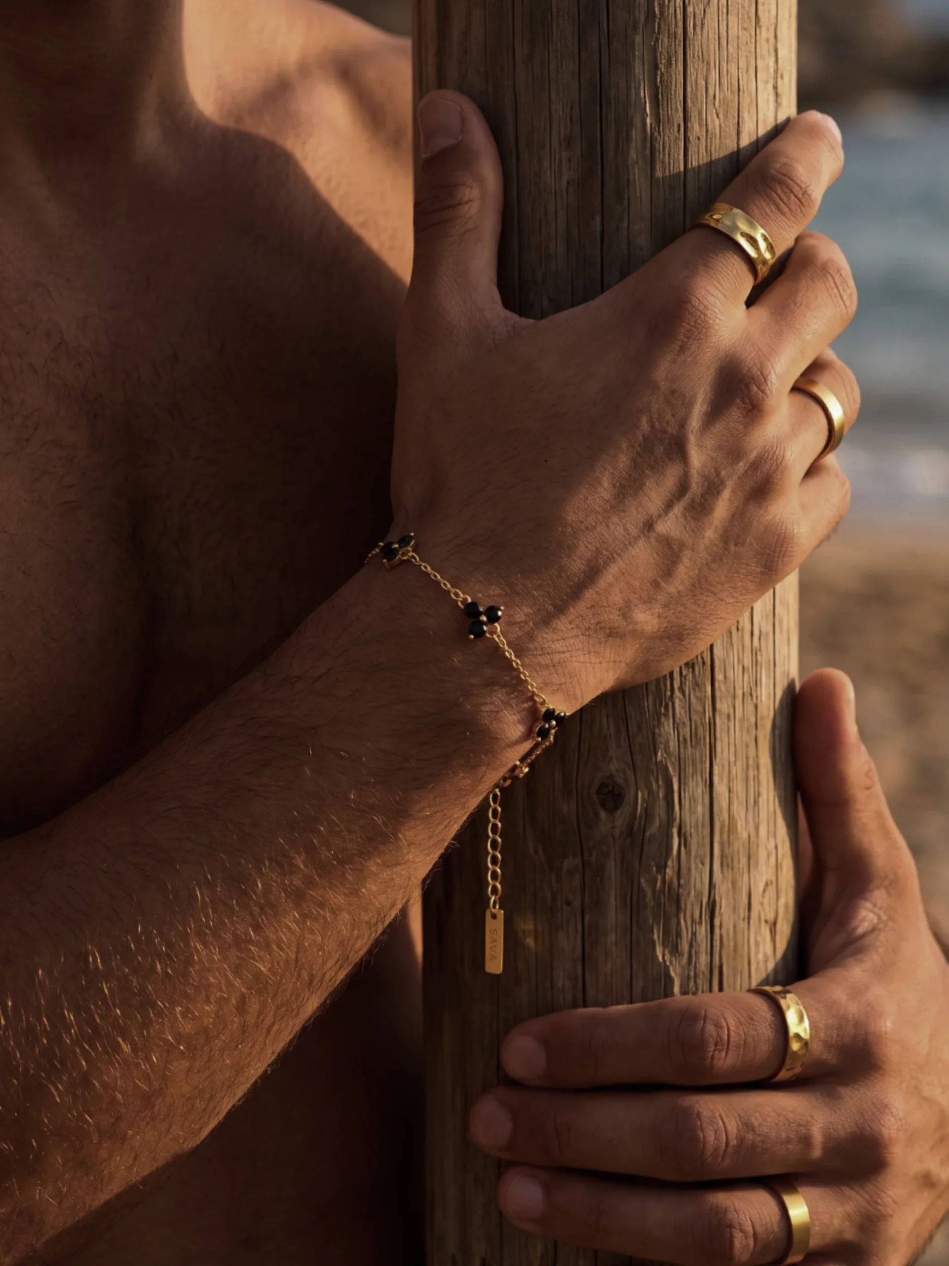MIDNIGHT CLOVER BRACELET | 18K Gold - Image 8
