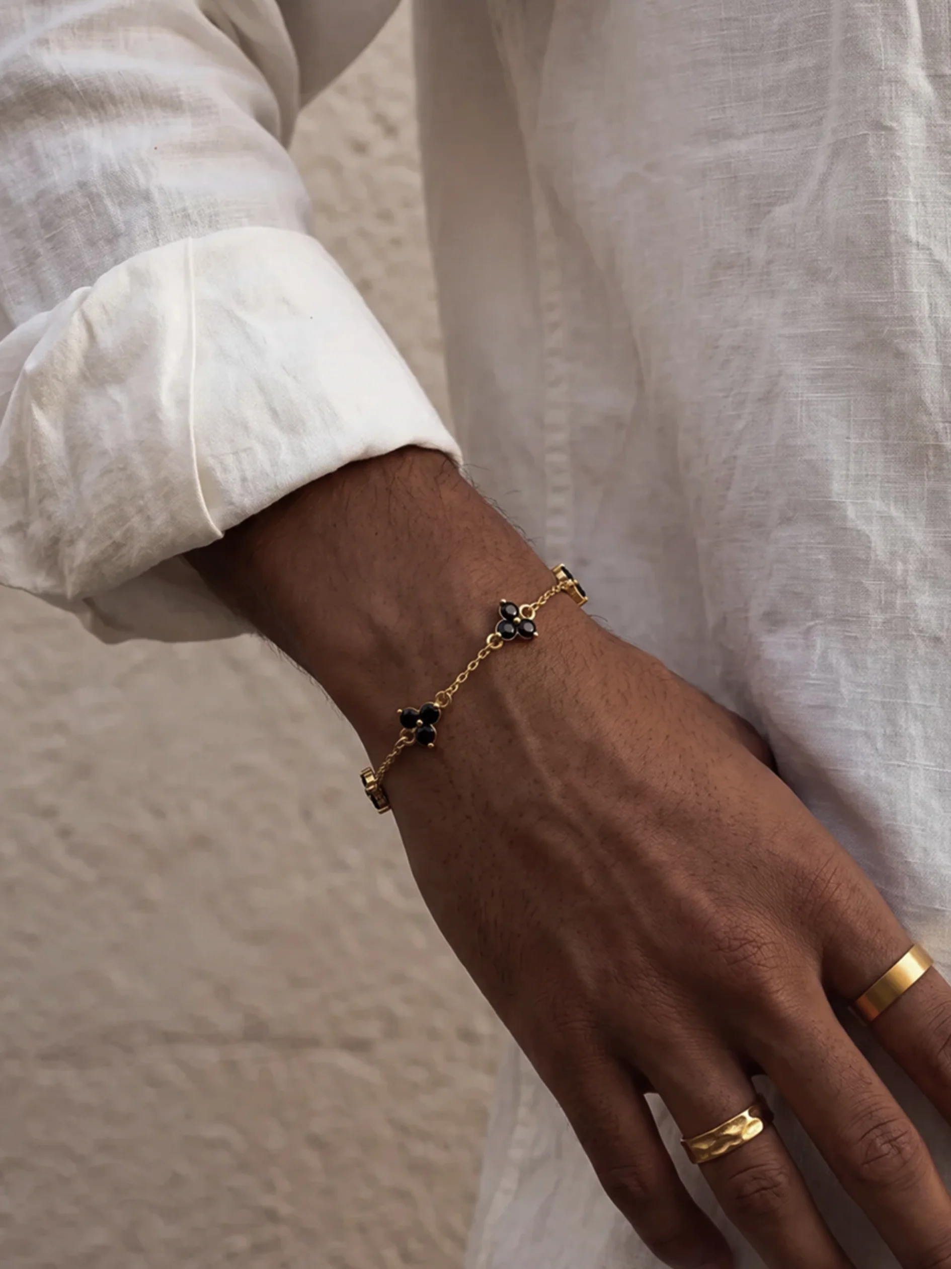 MIDNIGHT CLOVER BRACELET | 18K Gold - Image 9