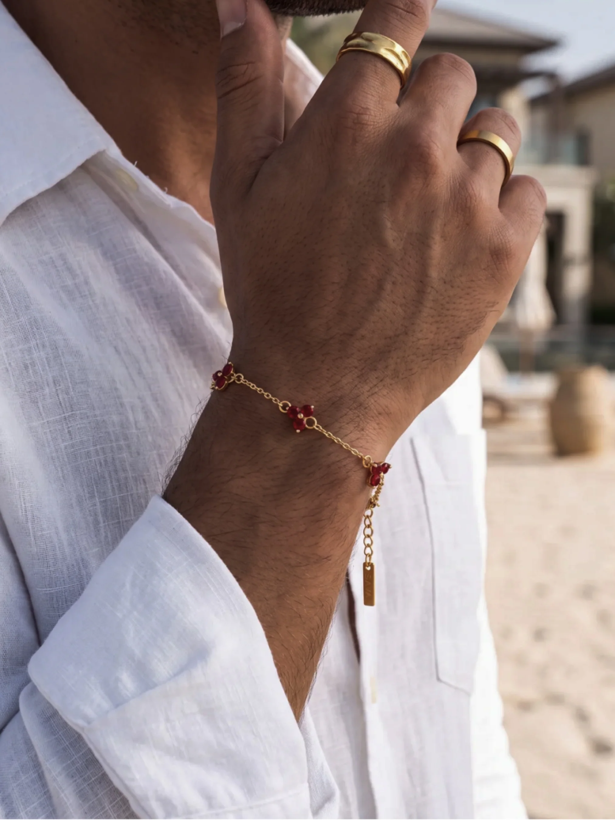 RED CLOVER BRACELET | 18K Gold - Image 5
