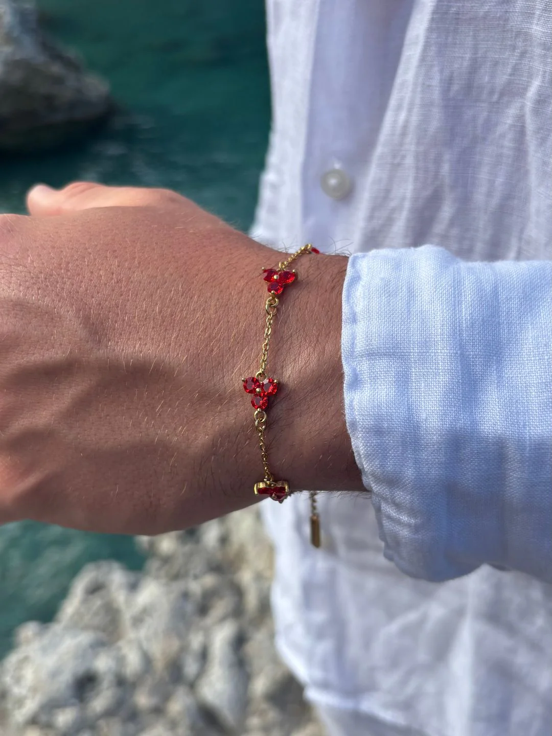 RED CLOVER BRACELET | 18K Gold - Image 7