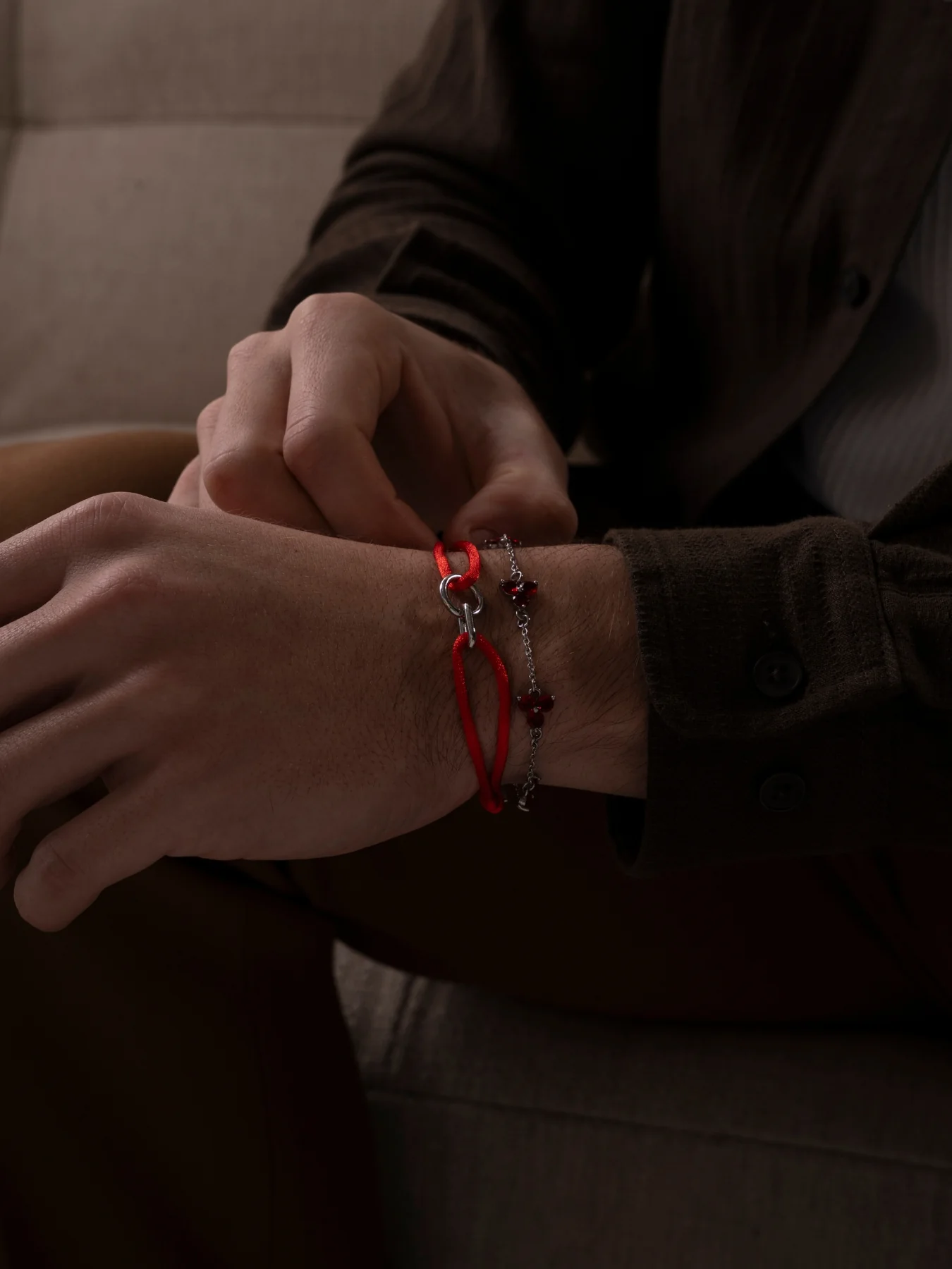 RED UNITY BRACELET | Silver - Image 5