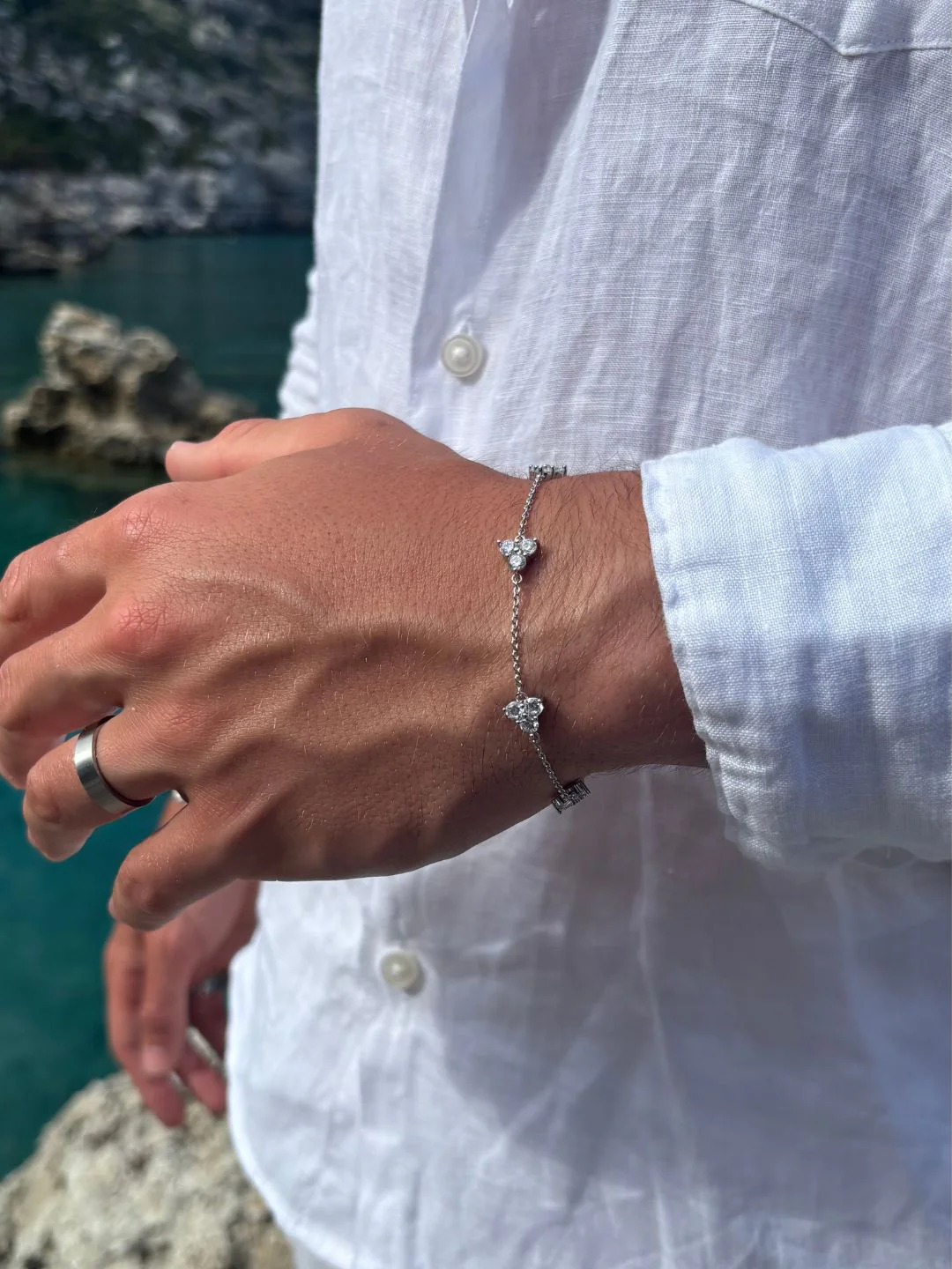 WHITE CLOVER BRACELET | Silver - Image 9